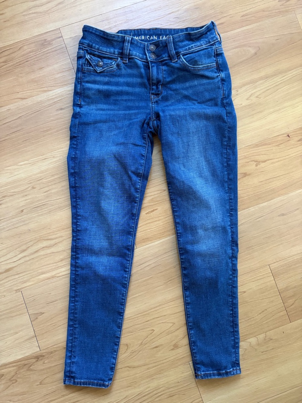 Women’s “super low rise jegging” American Eagle jeans. Size 8 short.